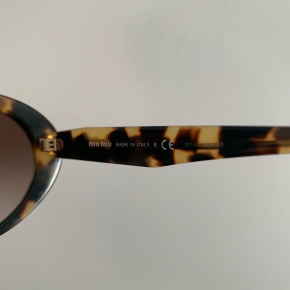 Authentic Miu Miu sunglasses - Picture 4 of 4